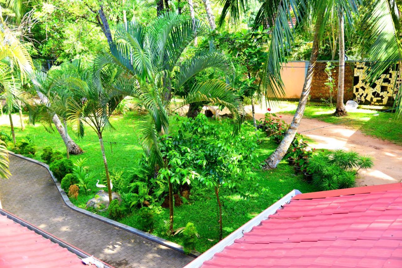 Little Villa Hotel Ваддува Экстерьер фото